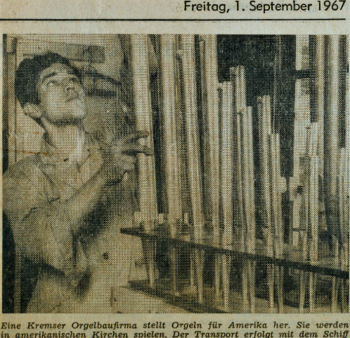 Gerhard Hradetzky bei der Vorintonation in der Werkstatt Krems 1967 Gerhard Hradetzky bei der Vorintonation in der Werkstatt Krems 1967